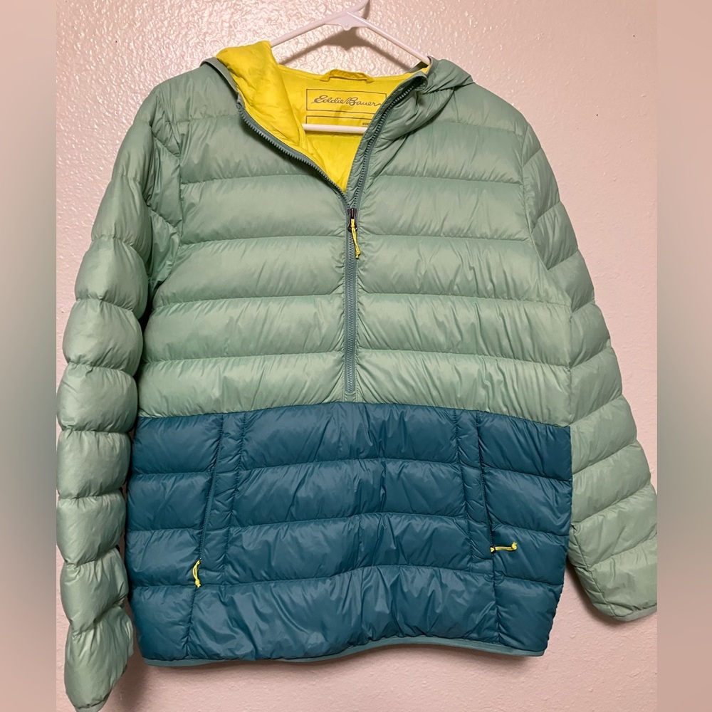 Women’s Eddie Bauer Cirruslite down pullover jacket